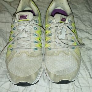 Nike Women's Athletic Shoes sz 7.5